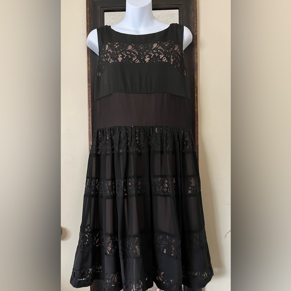 Jessica Simpson black laced and lined dress